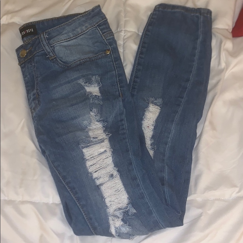 Fashion move distressed high waisted jeans.